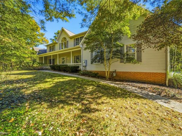 10893 Lakebrook Drive , Kirtland, OH 44094