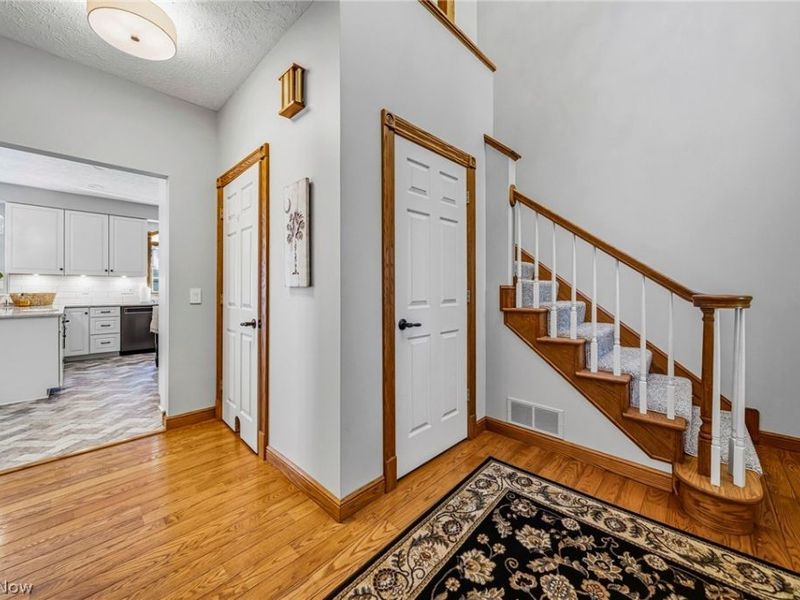 10893 Lakebrook Drive , Kirtland, OH 44094 Photo 11