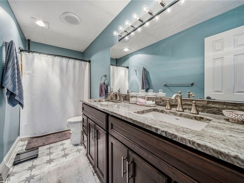 10893 Lakebrook Drive , Kirtland, OH 44094 Photo 43