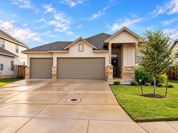 3739 Canby Oak BLF, Seguin, TX 78155