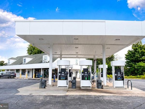 201 HANOVER PIKE , HAMPSTEAD, MD 21074