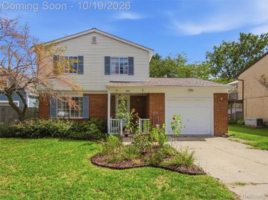 801 Meadowlark Lane, Howell, Mi 48843