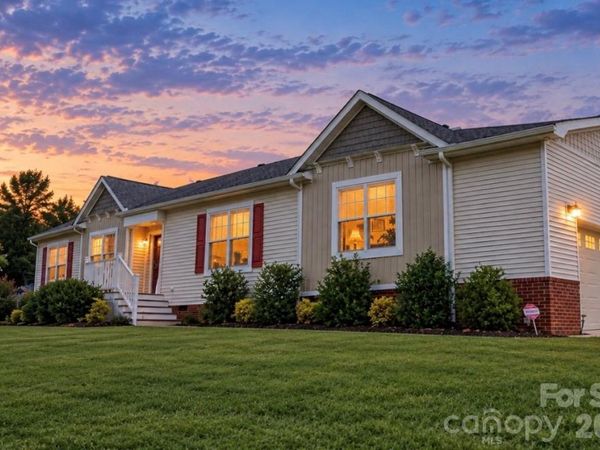 224 Pete Luther Road, Candler, NC 28715