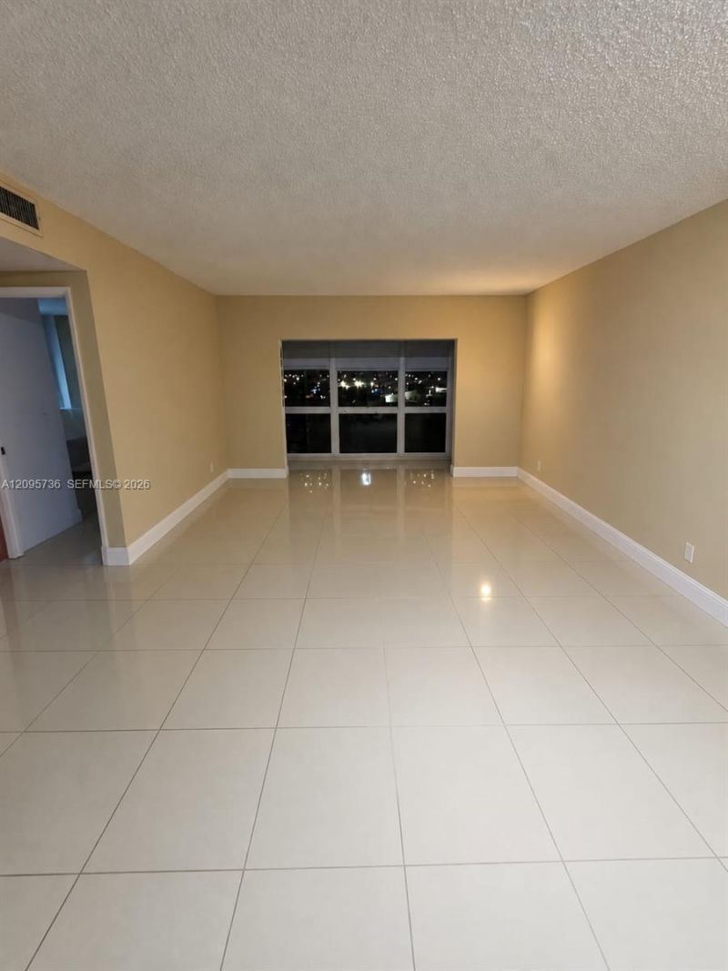4200 Hillcrest Dr, Unit 705, Hollywood, FL 33021 Photo