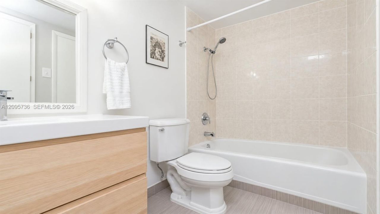 4200 Hillcrest Dr, Unit 705, Hollywood, FL 33021 Photo