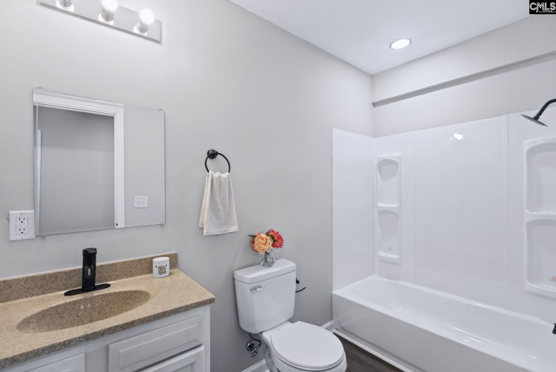 1013 Pinelane Road Photo 17