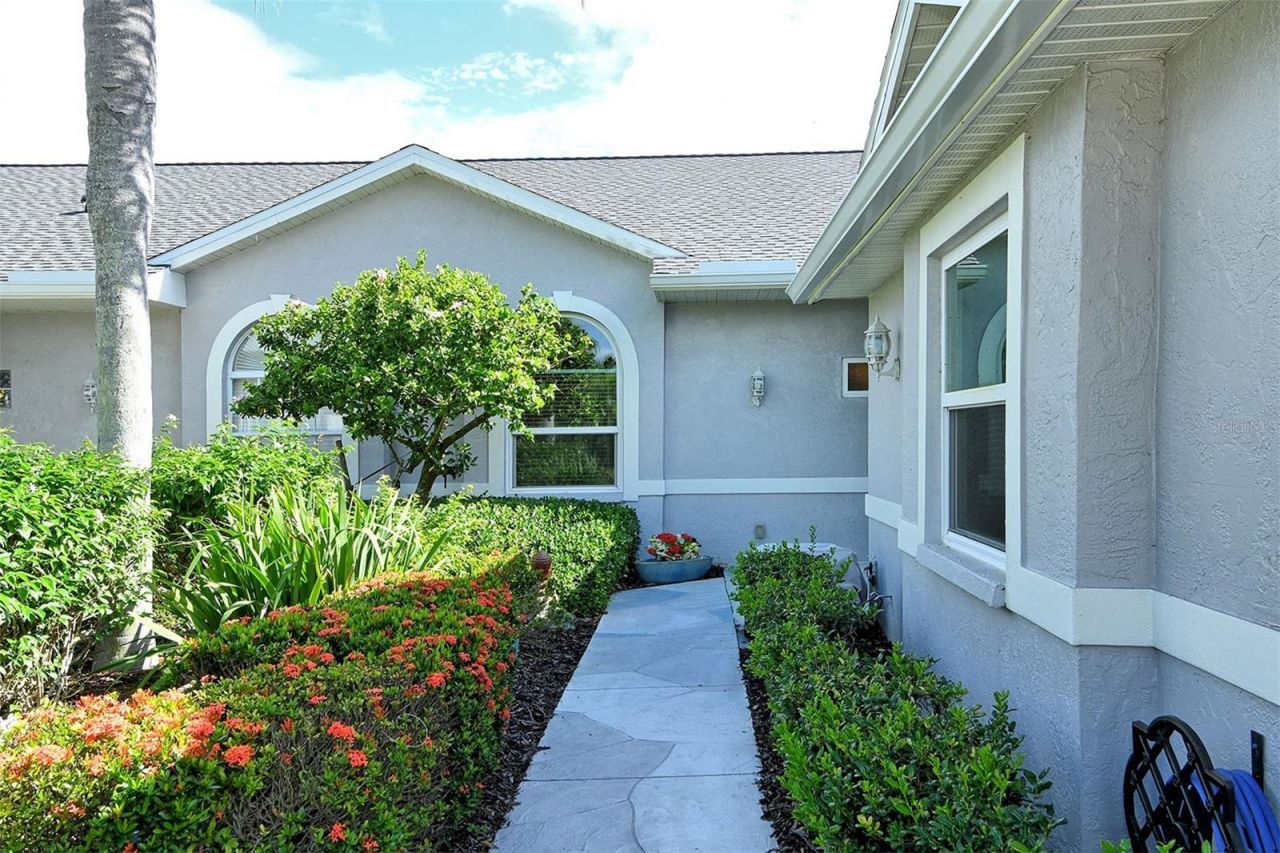 4951 Chase Oaks Drive , Sarasota, FL 34241 Photo