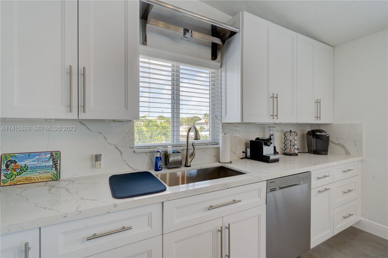 48 S Andros Road, Key Largo, FL 33037 Photo