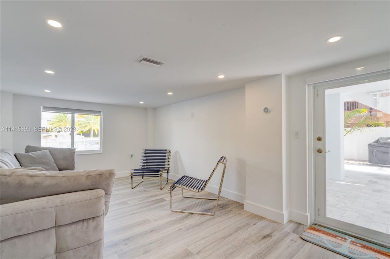 48 S Andros Road, Key Largo, FL 33037 Photo