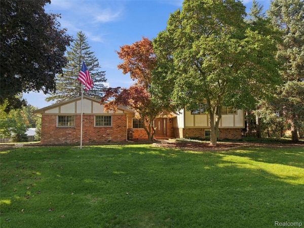 5150 Glengate Road, Oakland Township, Mi 48306
