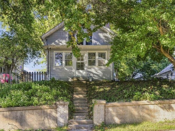 2819 9th Avenue , Moline, IL 61265
