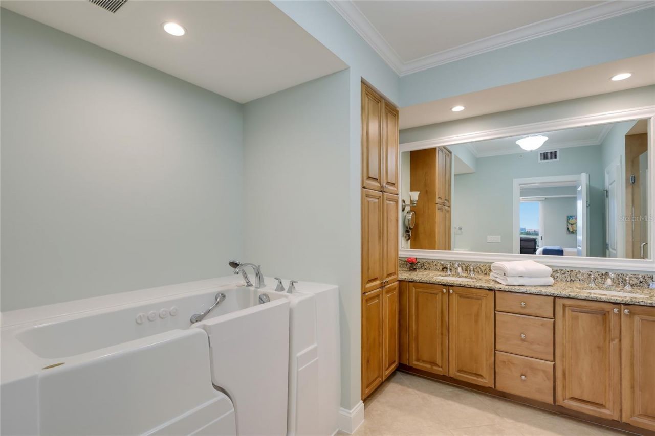 1640 Summerhouse Lane, Unit 40, Sarasota, FL 34242 Photo