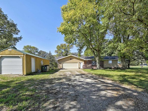 4770 195th Street , Estherville, IA 51334