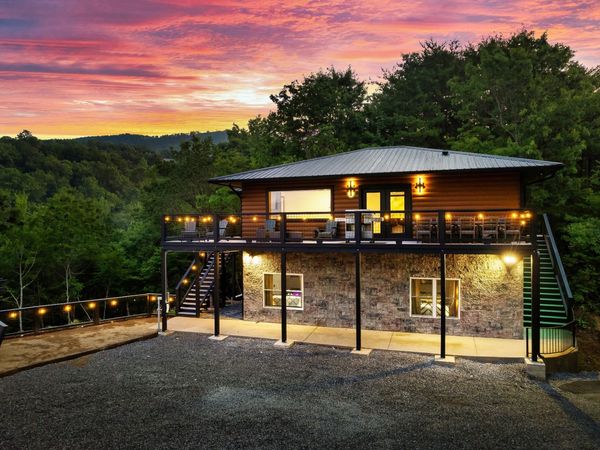 3853 Warden Branch Ln , Gatlinburg, TN 37738