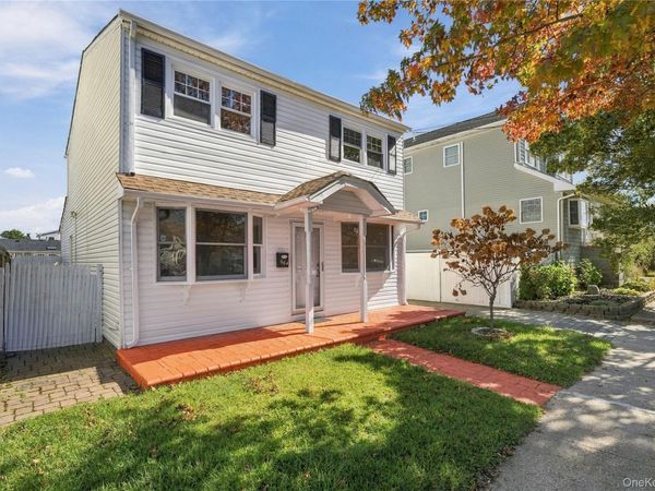 644 S 8th Street , Babylon, NY 11757