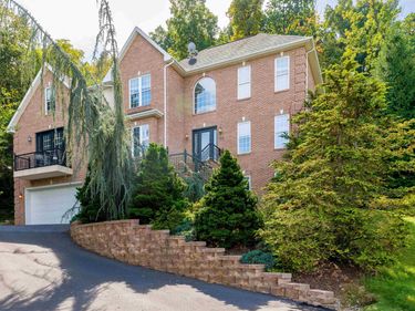 206 BLUE STONE HILLS DR, HARRISONBURG, VA 22801