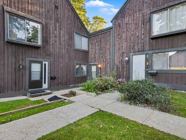 236 Falkirk Court, Unit 16, Kalamazoo, MI 49006