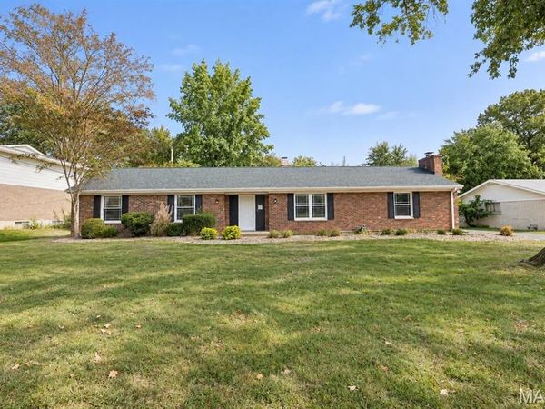 10 Tumbleweed Dr. Drive, Belleville, IL 62221