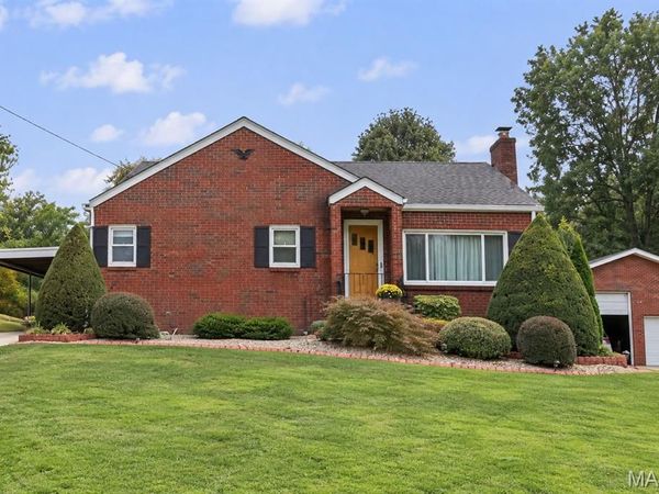 110 E Country Lane , Collinsville, IL 62234