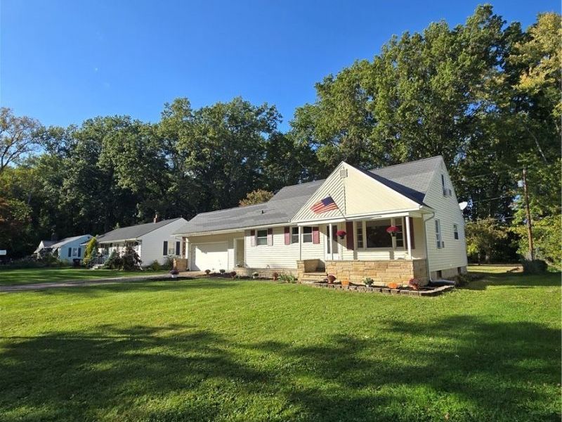 42108 Emerson Court, Elyria, OH 44035 Photo 2