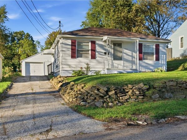 771 Indian Trail , Akron, OH 44314