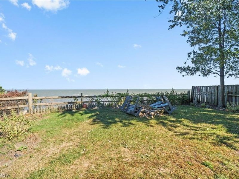 3708 Edgewater Boulevard, Vermilion, OH 44089 Photo 3