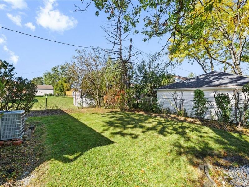 24729 Ronan Road, Bedford Heights, OH 44146 Photo 30