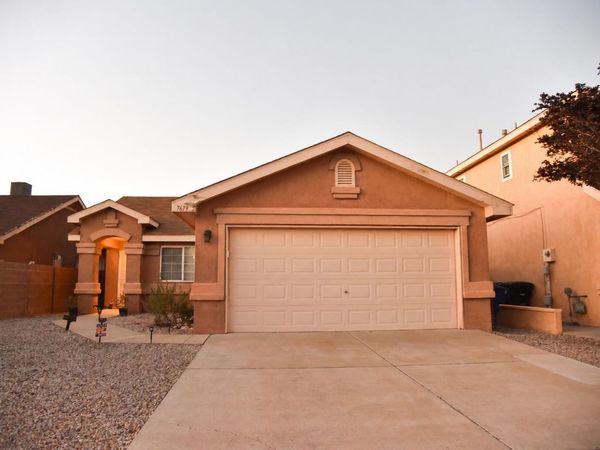 7619 Greywolf Road SW, Albuquerque, NM 87121
