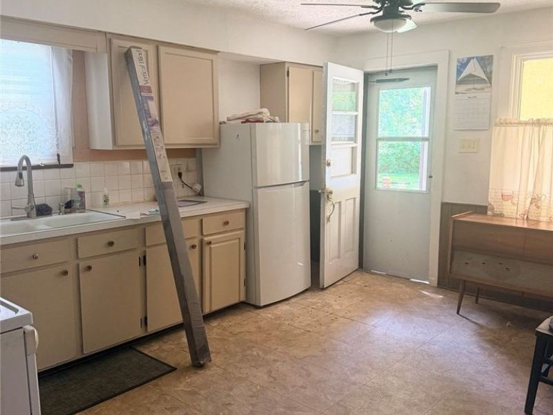 2430 Bailey Road, Cuyahoga Falls, OH 44221 Photo 2