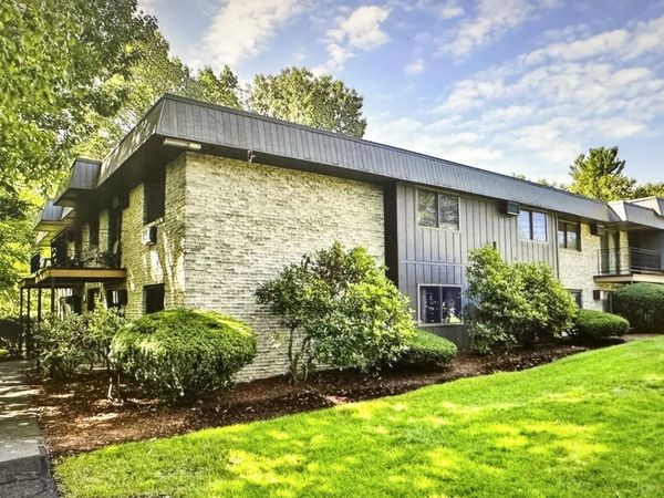 12 Strawberry Bank Rd, Unit 11, Nashua, NH 03062