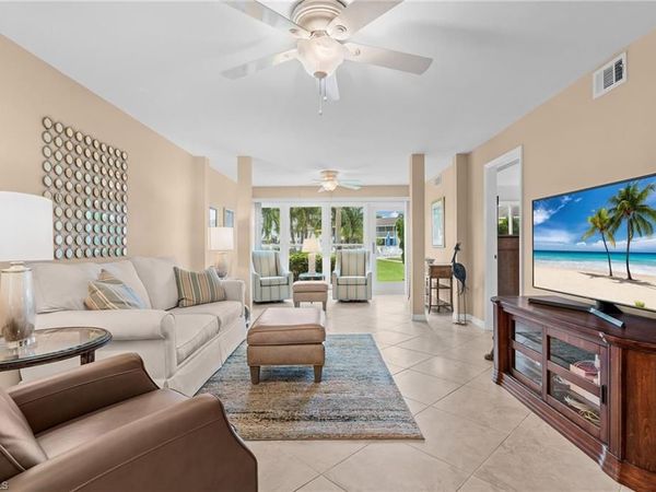 160 Palm DR, Unit 5, NAPLES, FL 34112