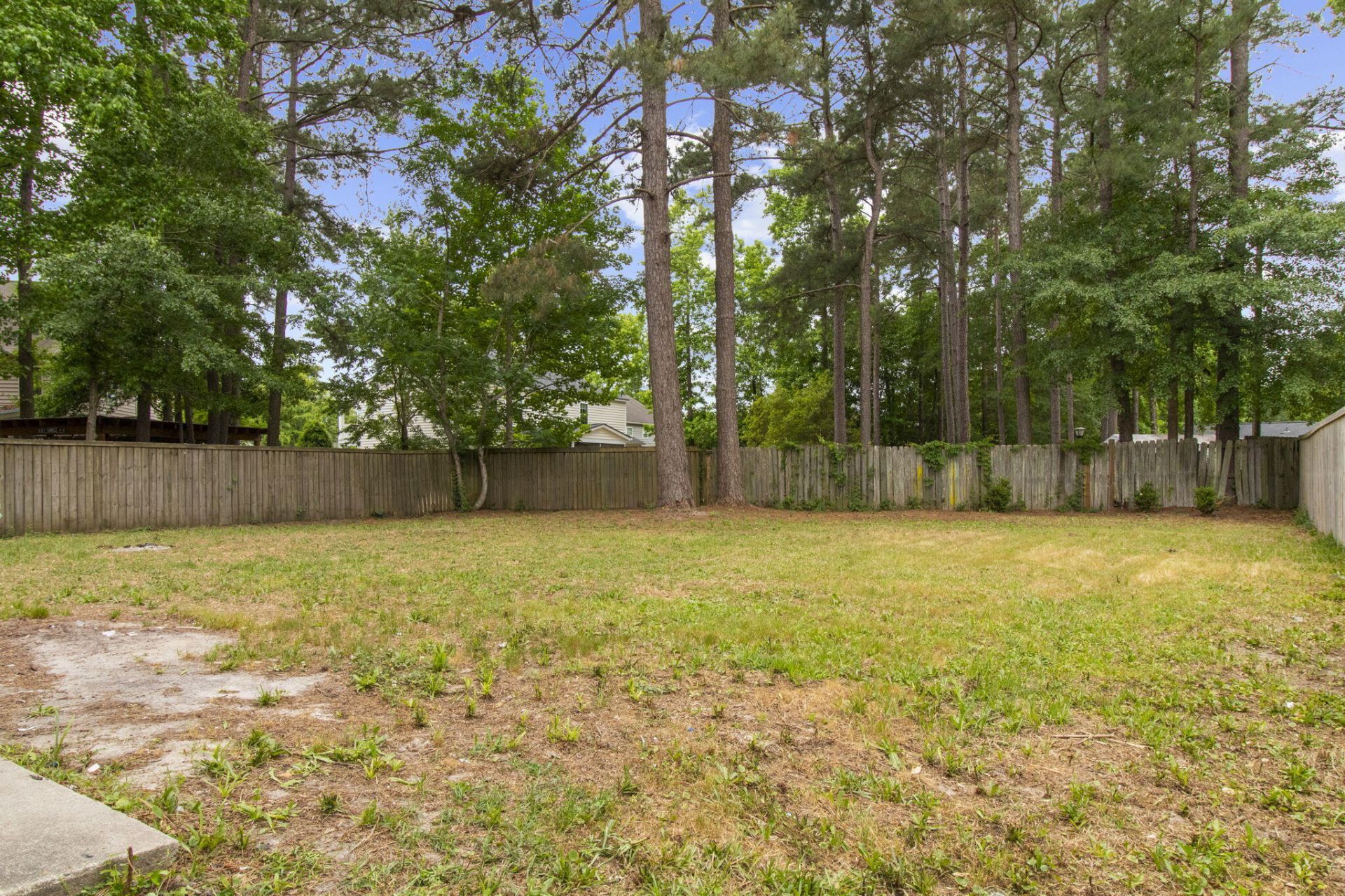 246 Corsair Street Photo 24