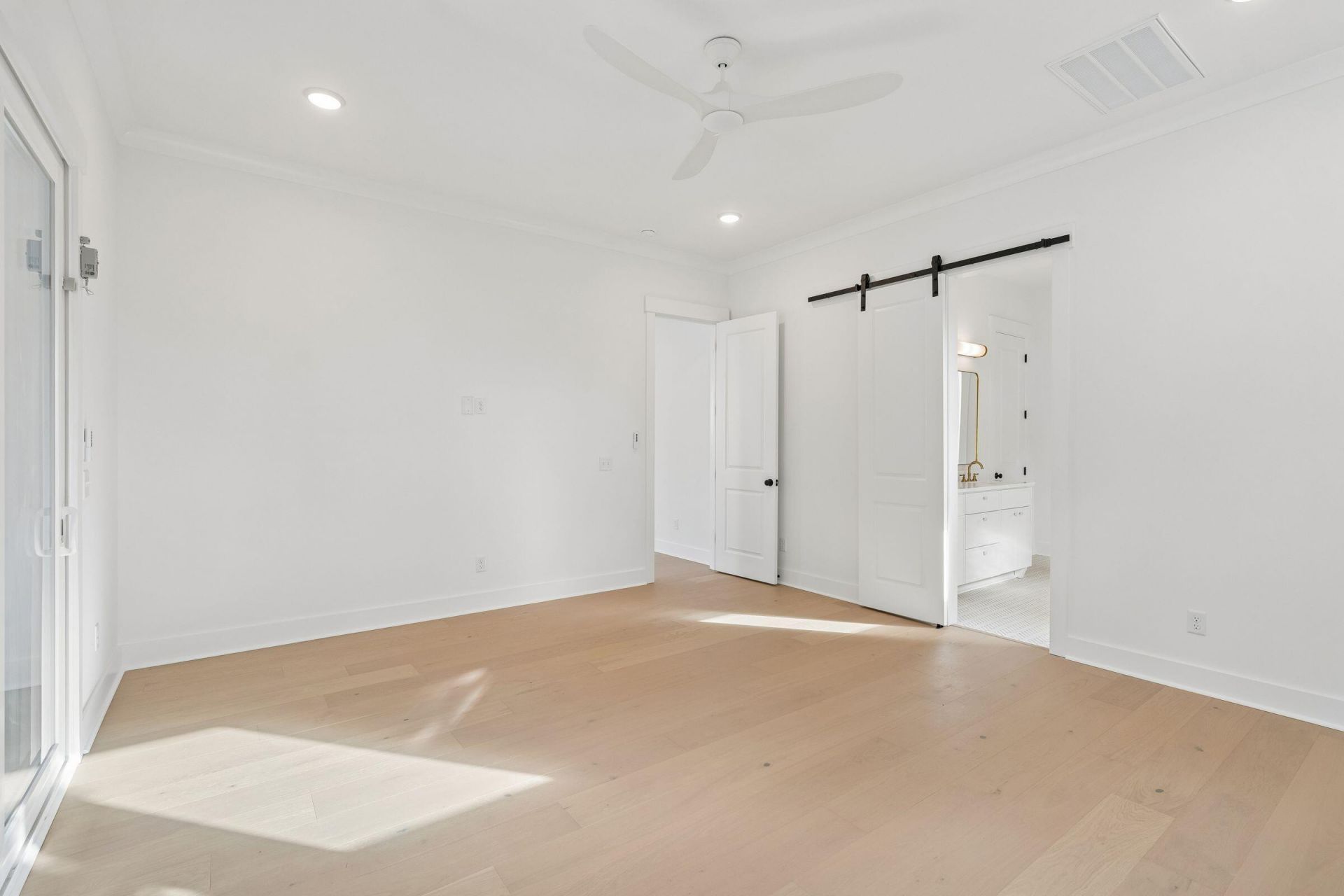 3 24th Avenue Photo 39