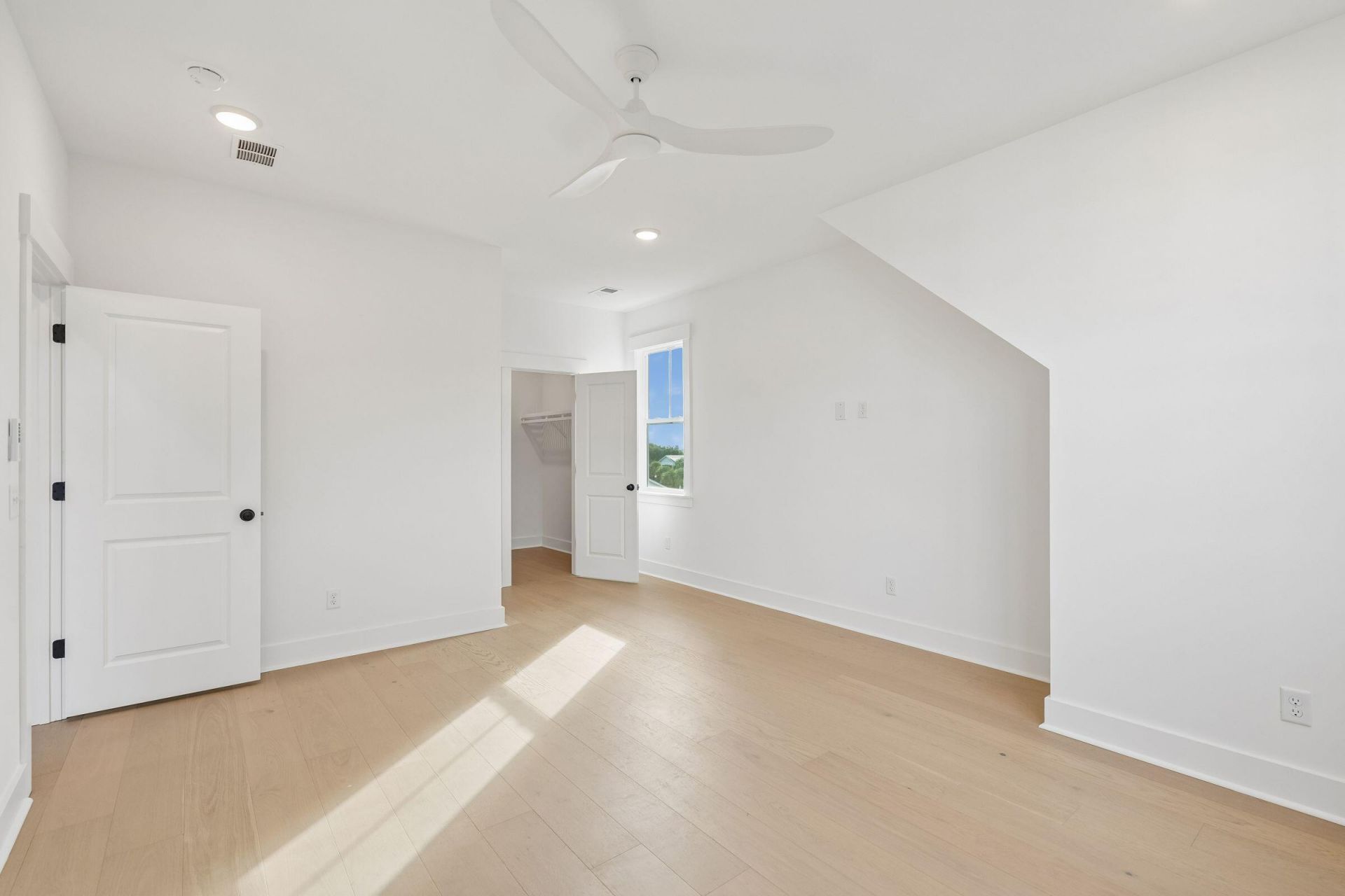 3 24th Avenue Photo 55