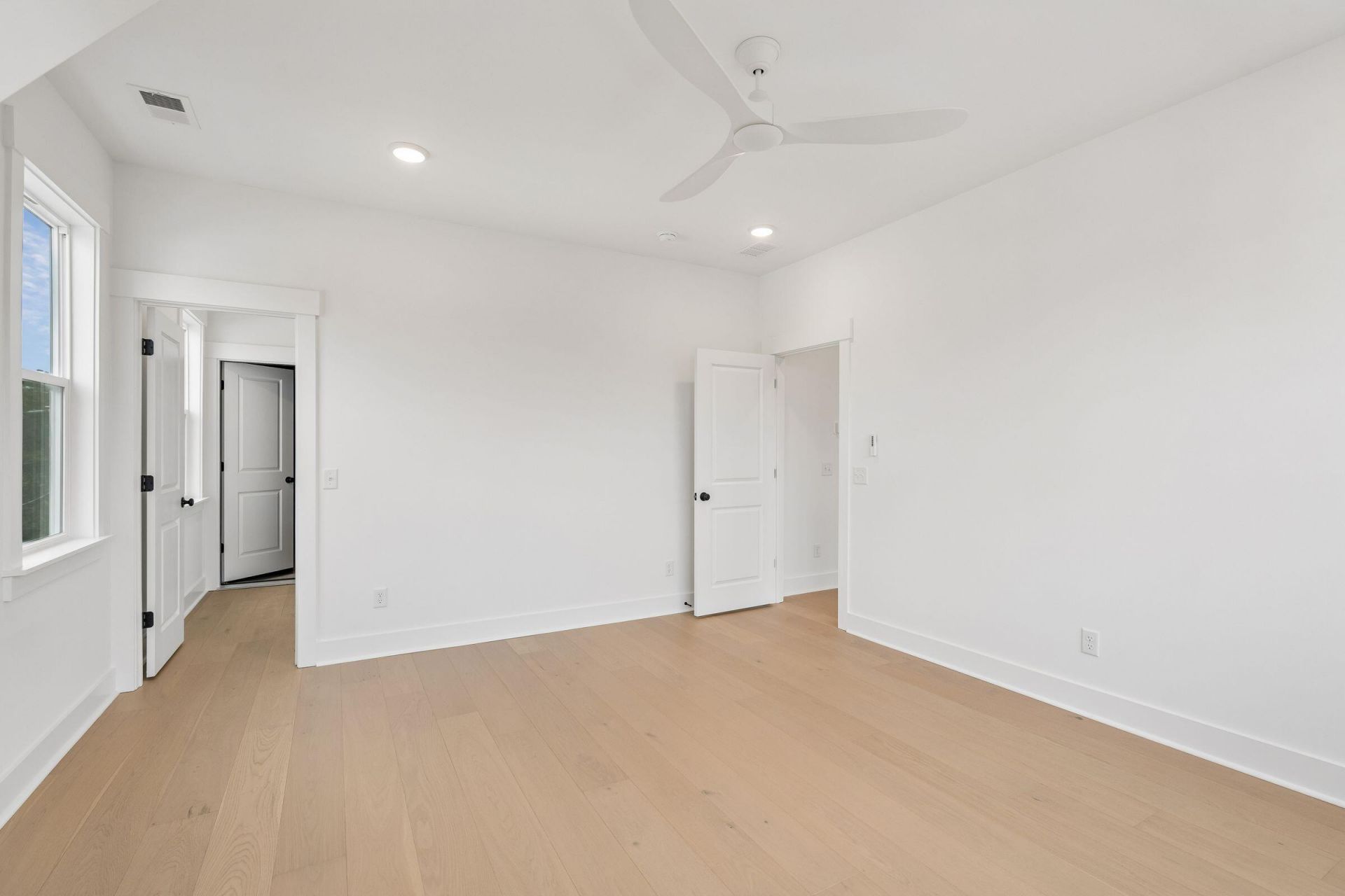 3 24th Avenue Photo 59