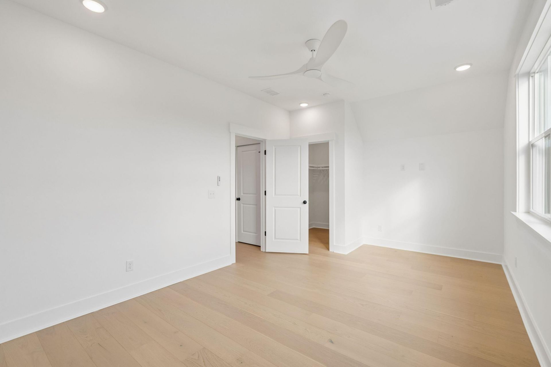 3 24th Avenue Photo 62