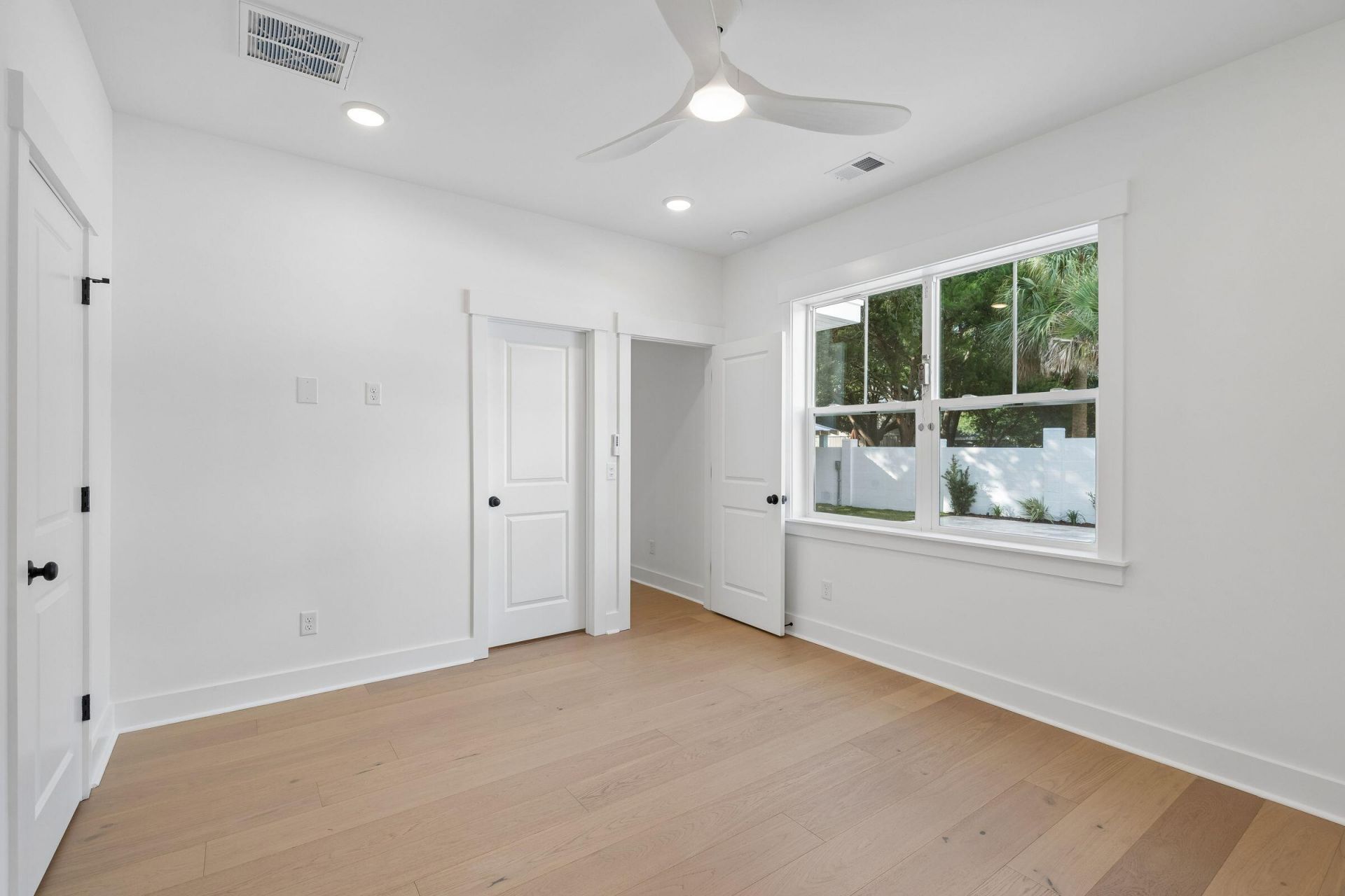 3 24th Avenue Photo 69