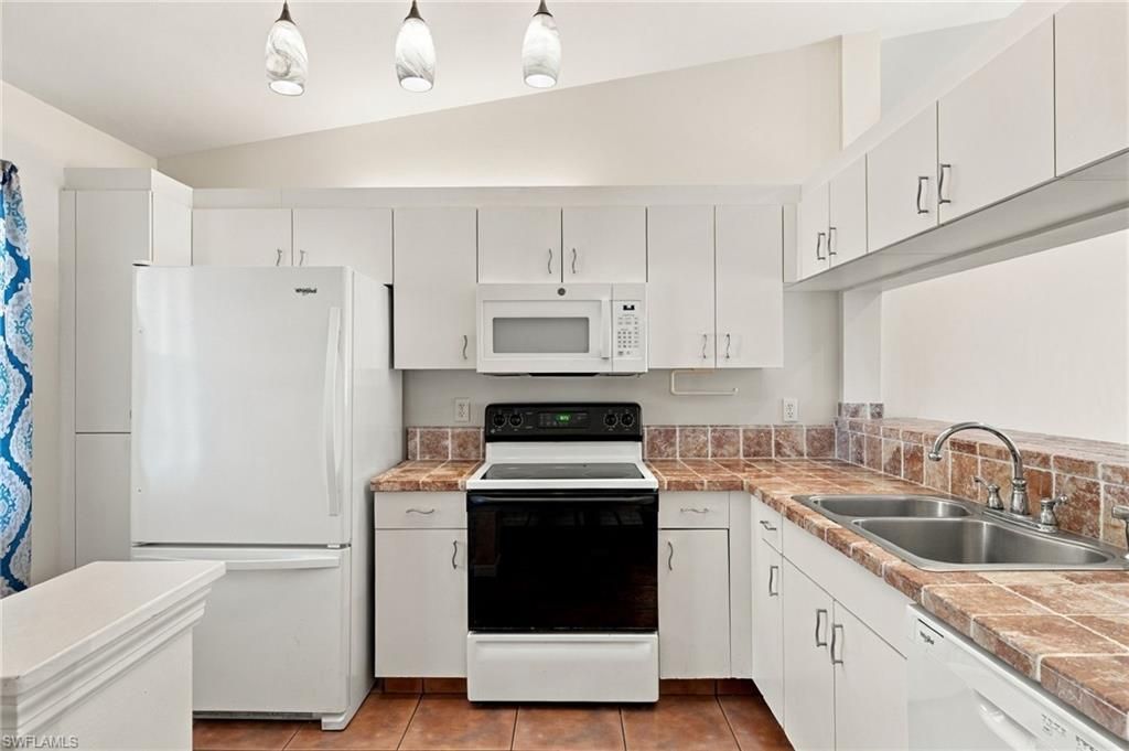 14471 Lakewood Trace Ct, Unit 202, Fort Myers, FL 33919 Photo