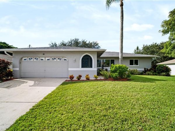 318 SE 23rd TER , CAPE CORAL, FL 33990