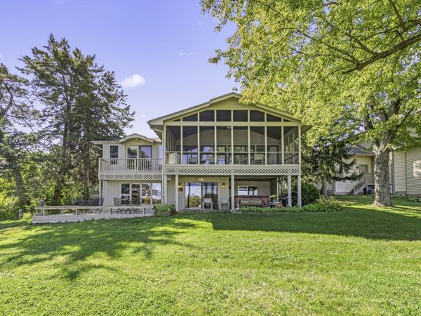 24 Holiday Drive , Lake Holiday, IL 60552