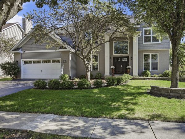 2559 Walnut Avenue , Geneva, IL 60134