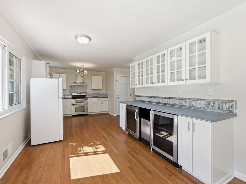 1015 Woodmere Road, Columbus, OH 43220 Photo 11