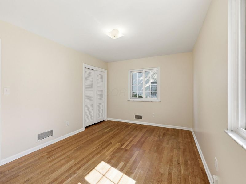 1015 Woodmere Road, Columbus, OH 43220 Photo 17