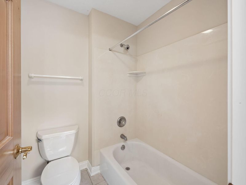8242 Harvest Wind Drive, Westerville, OH 43082 Photo 41