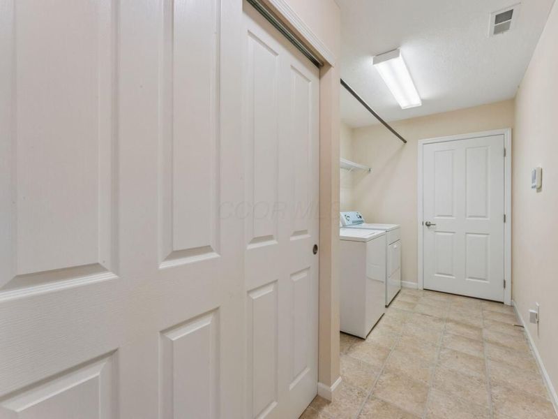 5223 Hayden Woods Lane, Hilliard, OH 43026 Photo 18