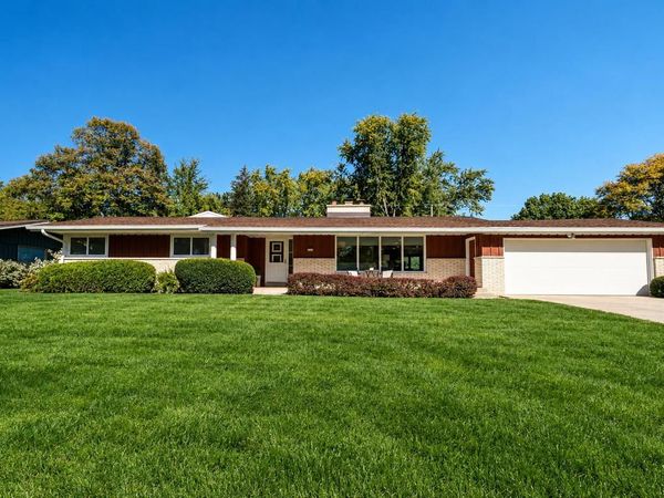 2240 W Greenwood ROAD, Glendale, WI 53209