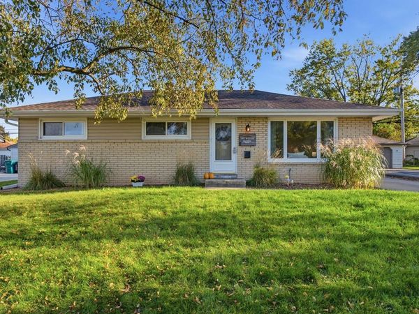 N85W15153 MacArthur DRIVE, Menomonee Falls, WI 53051