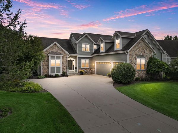 W243N2710 Creekside COURT, Pewaukee, WI 53072
