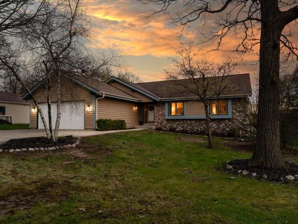 9541 W Ruby AVENUE, Wauwatosa, WI 53225