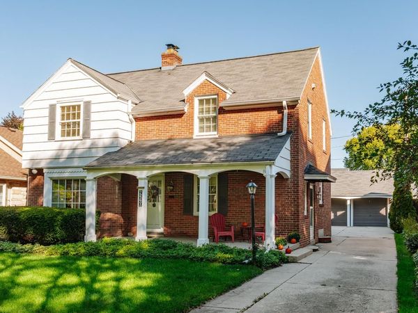 9220 Harding BOULEVARD, Wauwatosa, WI 53226